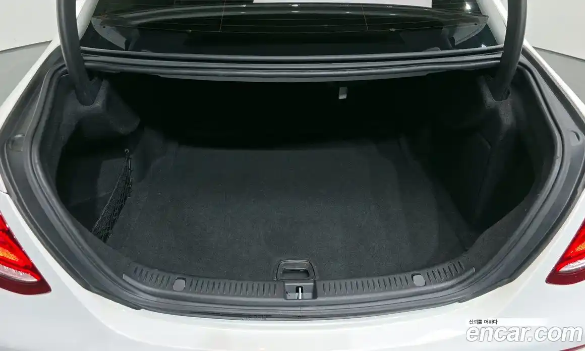 Mercedes-Benz E-Class 2017 1.9 Автомат в Москве № 194206, фото 20