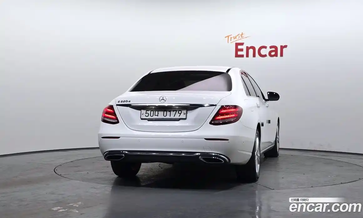 Mercedes-Benz E-Class 2017 1.9 Автомат в Москве № 194206, фото 4