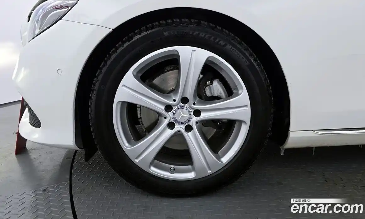 Mercedes-Benz E-Class 2017 1.9 Автомат в Москве № 194206, фото 5