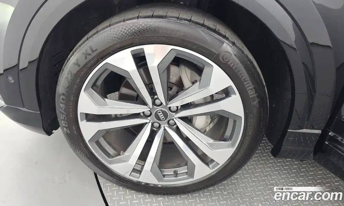 Audi Q8 2023 3.0 Автомат в Москве № 196031, фото 4