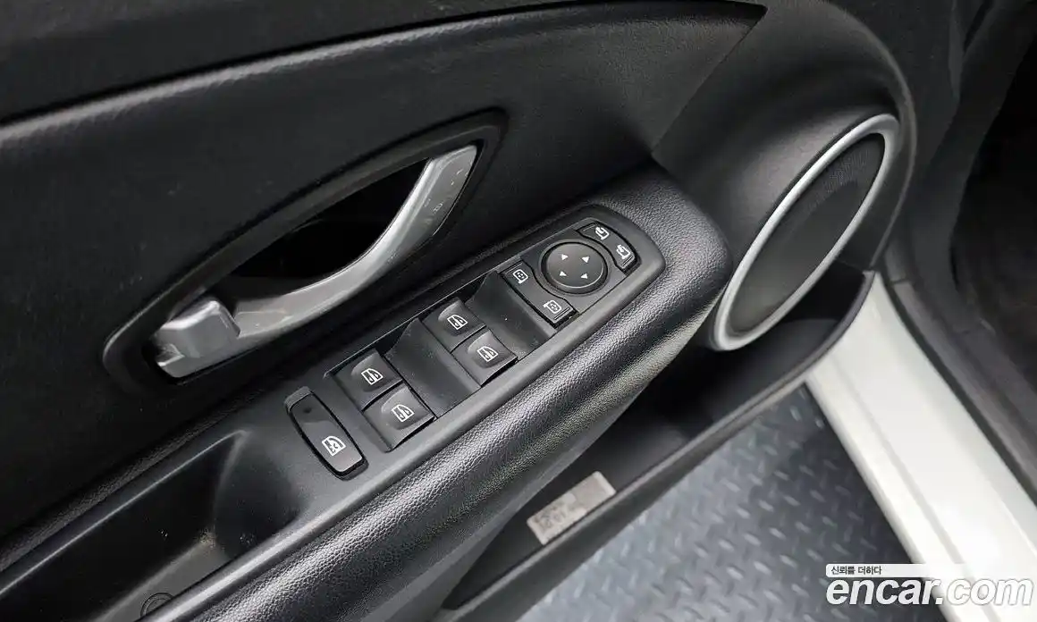 Renault SM3 2014 1.6 Автомат в Москве № 208668, фото 13