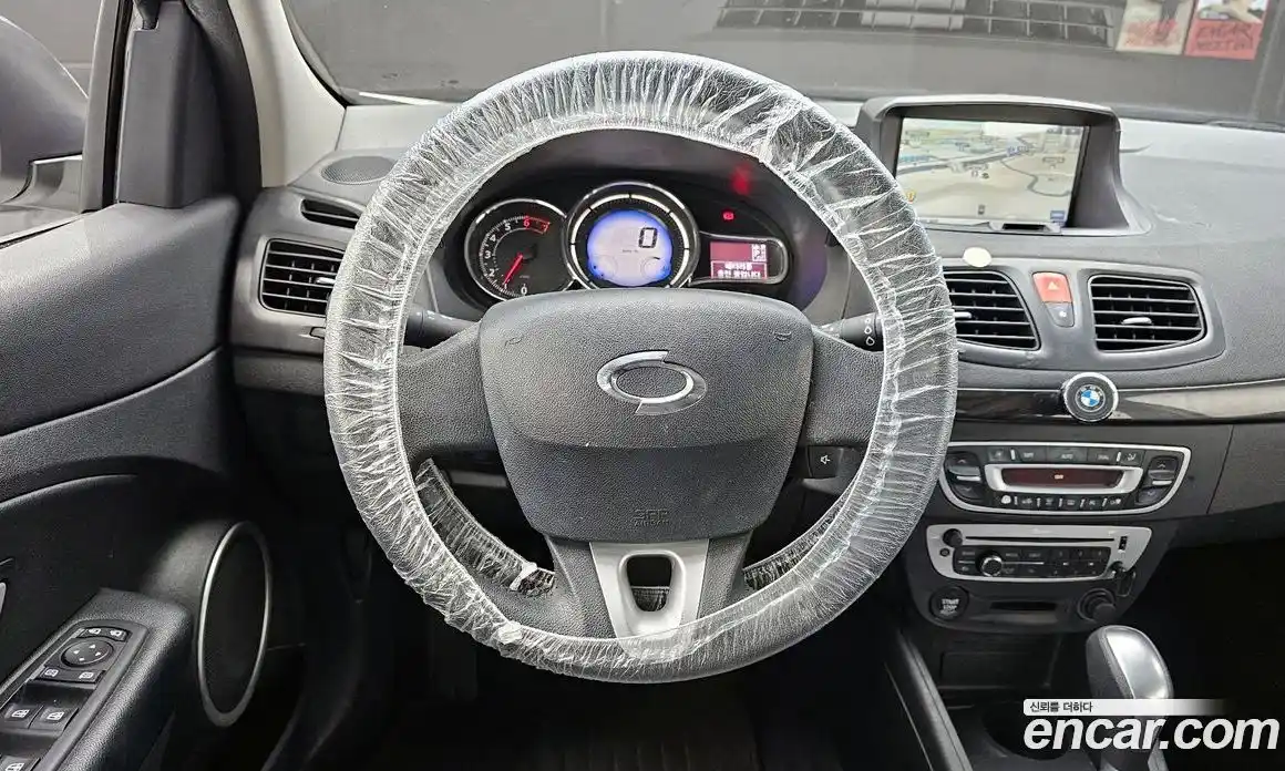 Renault SM3 2014 1.6 Автомат в Москве № 208668, фото 15