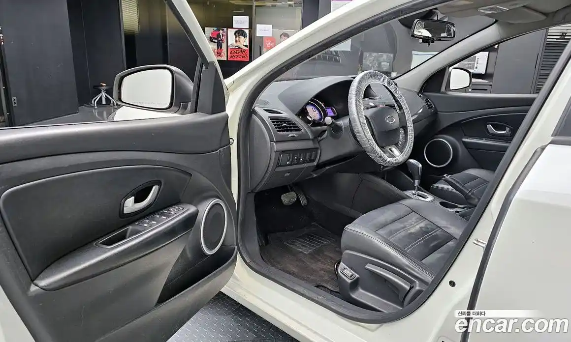 Renault SM3 2014 1.6 Автомат в Москве № 208668, фото 17