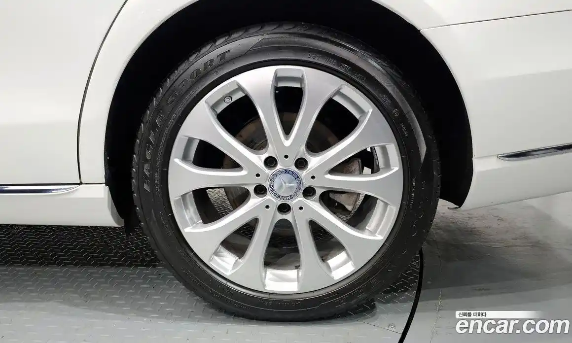 Mercedes-Benz E-Class 2017 2.0 Автомат в Москве № 212122, фото 19