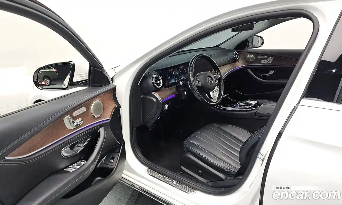 Mercedes-Benz E-Class 2017 2.0 Автомат в Москве № 212122, фото 4