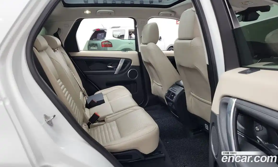 Land Rover Discovery Sport 2021 2.0 Автомат в Москве № 213564, фото 14