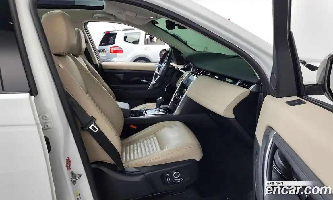 Land Rover Discovery Sport 2021 2.0 Автомат в Москве № 213564, фото 4