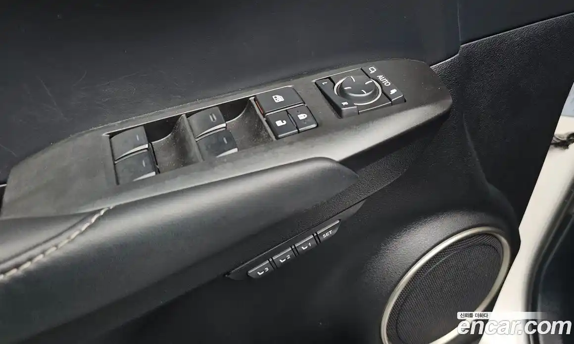 Lexus NX 2017 2.5 Автомат в Москве № 214596, фото 17