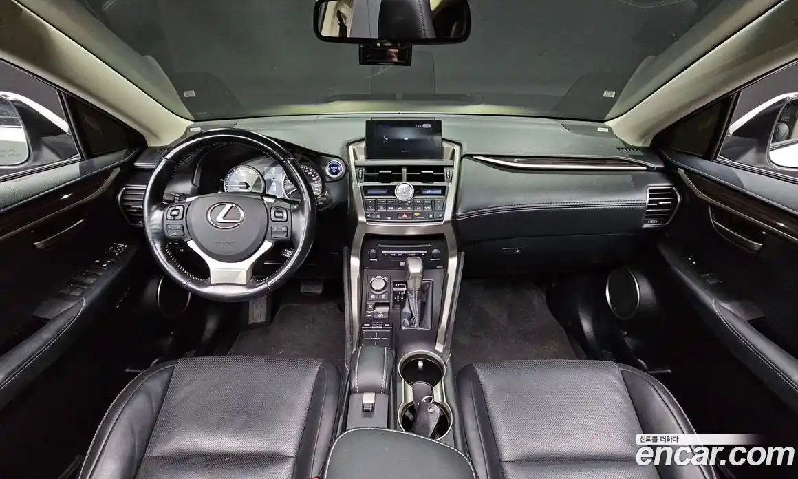 Lexus NX 2017 2.5 Автомат в Москве № 214596, фото 7