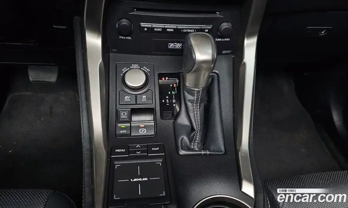 Lexus NX 2017 2.5 Автомат в Москве № 214596, фото 9