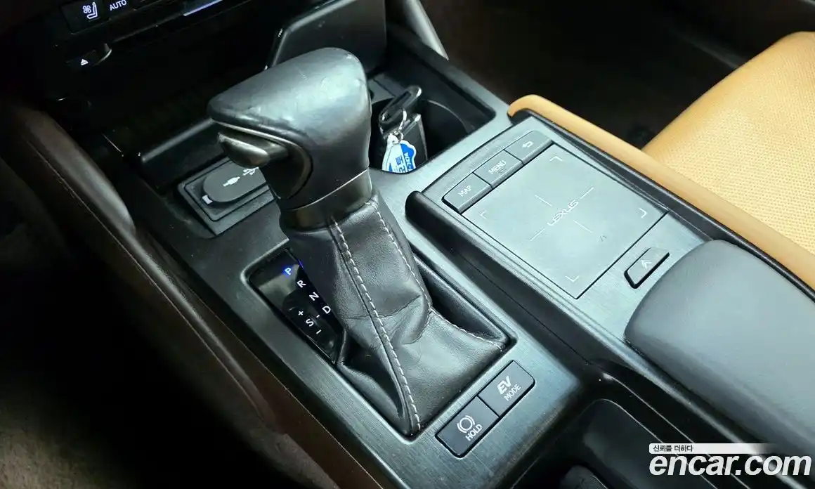 Lexus ES 2019 2.5 Автомат в Москве № 214697, фото 2