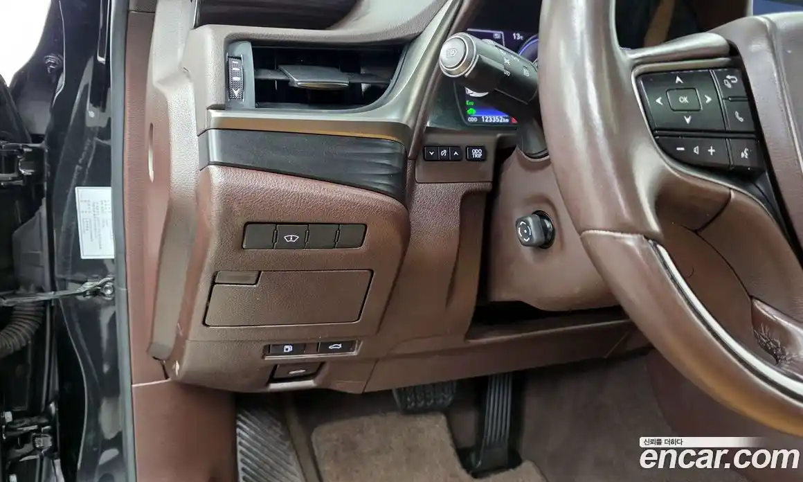 Lexus ES 2019 2.5 Автомат в Москве № 214697, фото 4