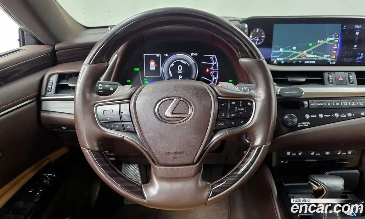 Lexus ES 2019 2.5 Автомат в Москве № 214697, фото 10