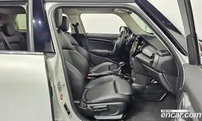 Mini Cooper 2015 1.5 Автомат в Москве № 221279, миниатюра 12