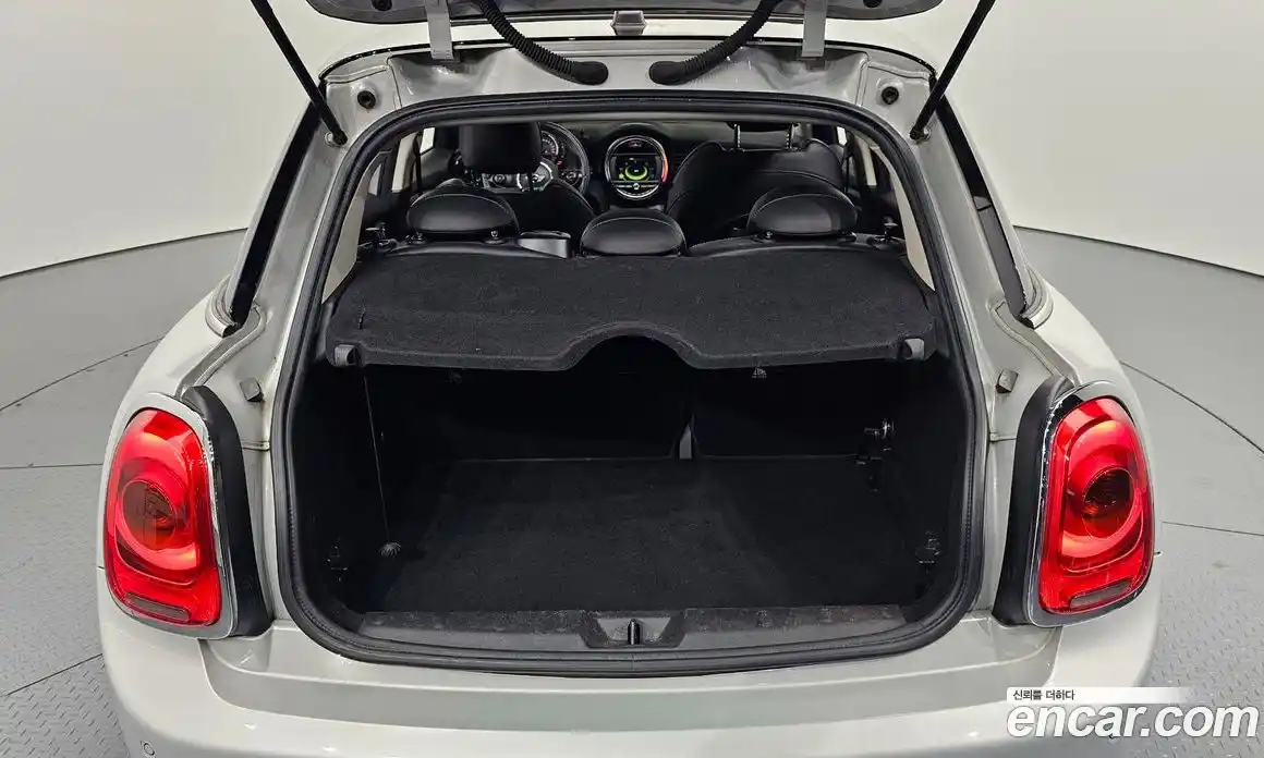 Mini Cooper 2015 1.5 Автомат в Москве № 221279, фото 14