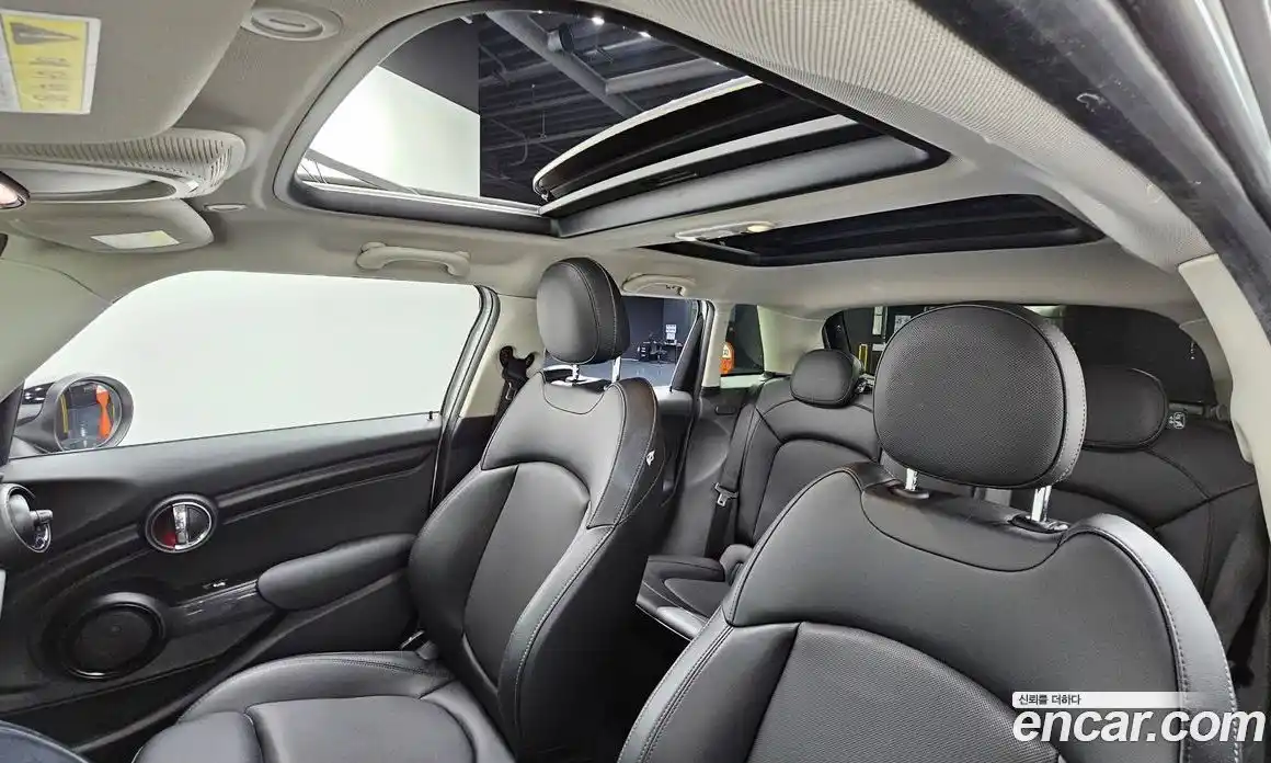 Mini Cooper 2015 1.5 Автомат в Москве № 221279, фото 7