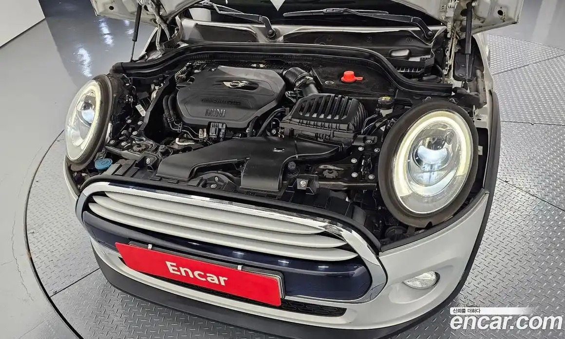 Mini Cooper 2015 1.5 Автомат в Москве № 221279, фото 8