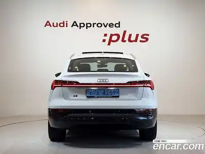 Audi Q8 e-tron 2024 0.2 Автомат в Москве № 230279, миниатюра 4