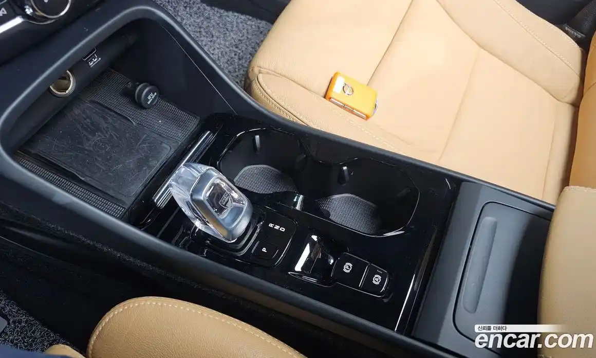 Volvo XC40 2022 2.0 Автомат в Москве № 230371, фото 9