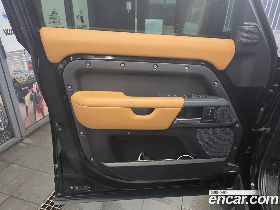 Land Rover Defender 2024 3.0 Автомат в Москве № 231329, фото 11