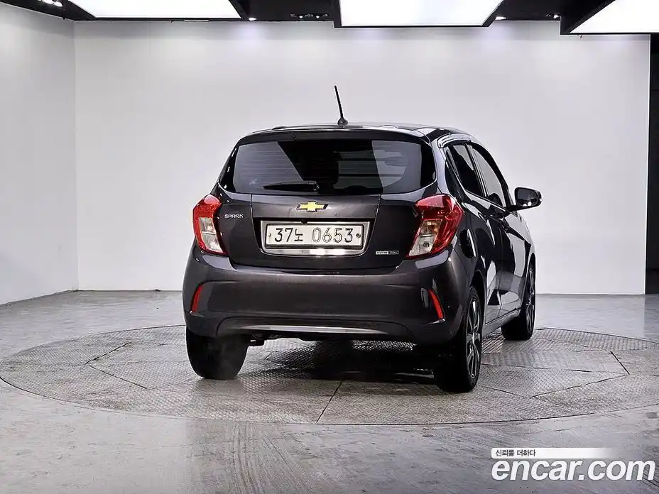 Chevrolet Spark 2016 1.0 Автомат в Москве № 240155, фото 3