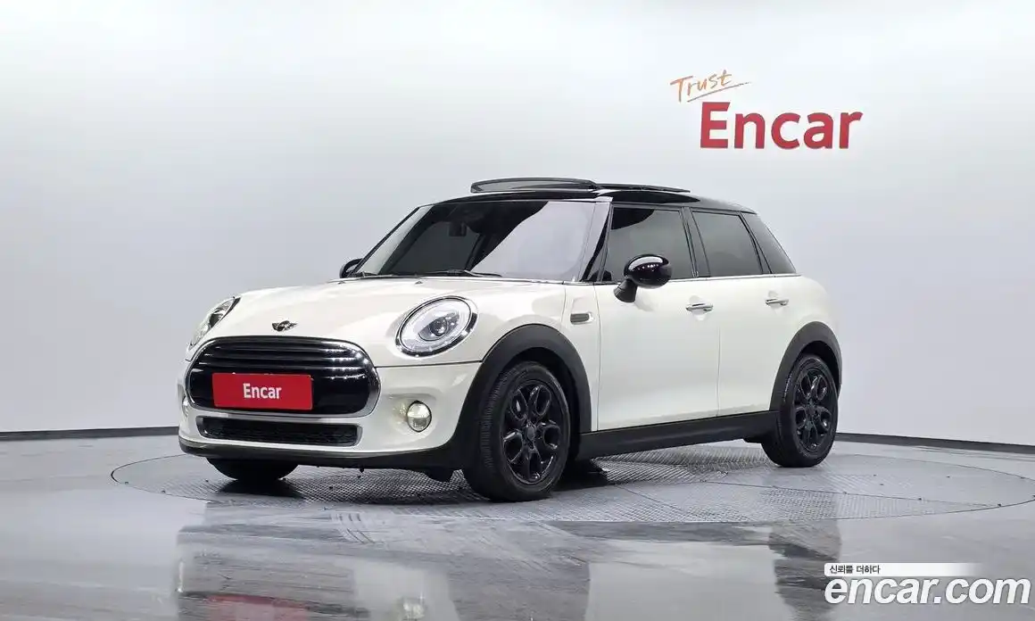 Mini Cooper 2015 1.5 Автомат в Москве № 253573, фото 1