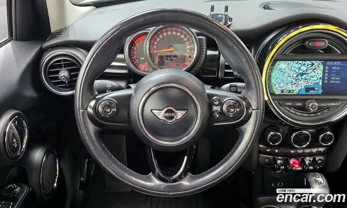 Mini Cooper 2015 1.5 Автомат в Москве № 253573, фото 13