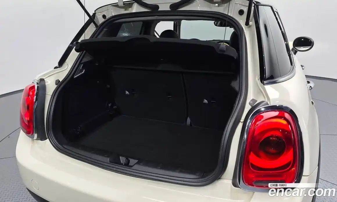 Mini Cooper 2015 1.5 Автомат в Москве № 253573, фото 20