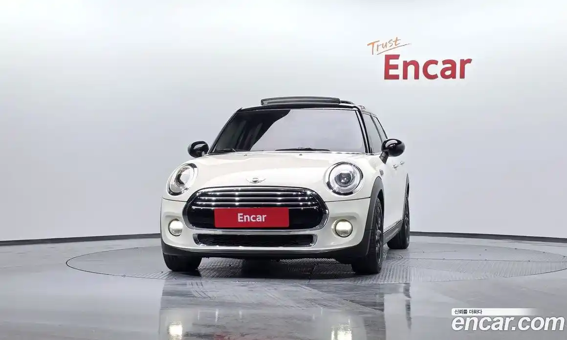 Mini Cooper 2015 1.5 Автомат в Москве № 253573, фото 3