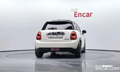 Mini Cooper 2015 1.5 Автомат в Москве № 253573, миниатюра 4