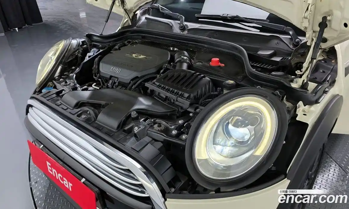 Mini Cooper 2015 1.5 Автомат в Москве № 253573, фото 6