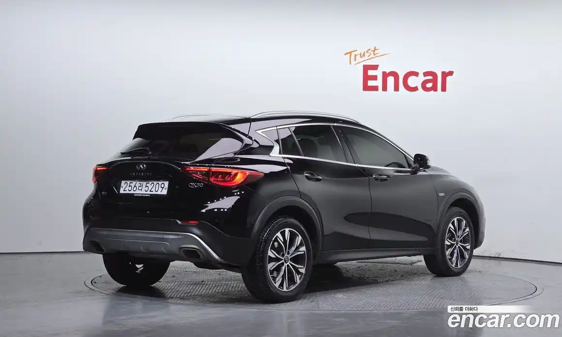 Infiniti QX30 2019 2.0 Автомат в Москве № 256147, фото 10
