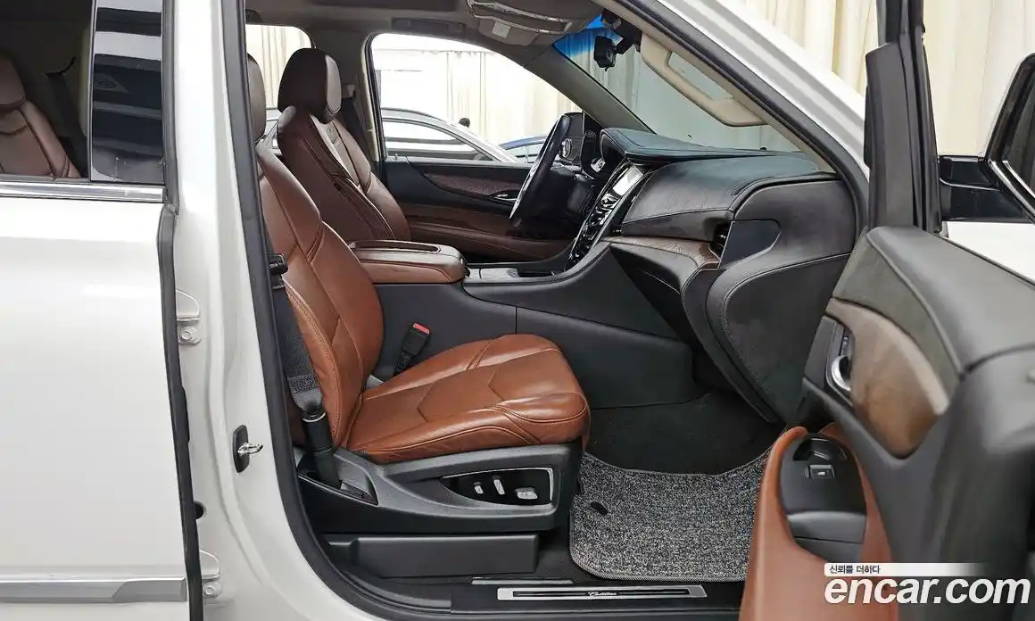 Cadillac Escalade 2019 6.2 Автомат в Москве № 256466, фото 14