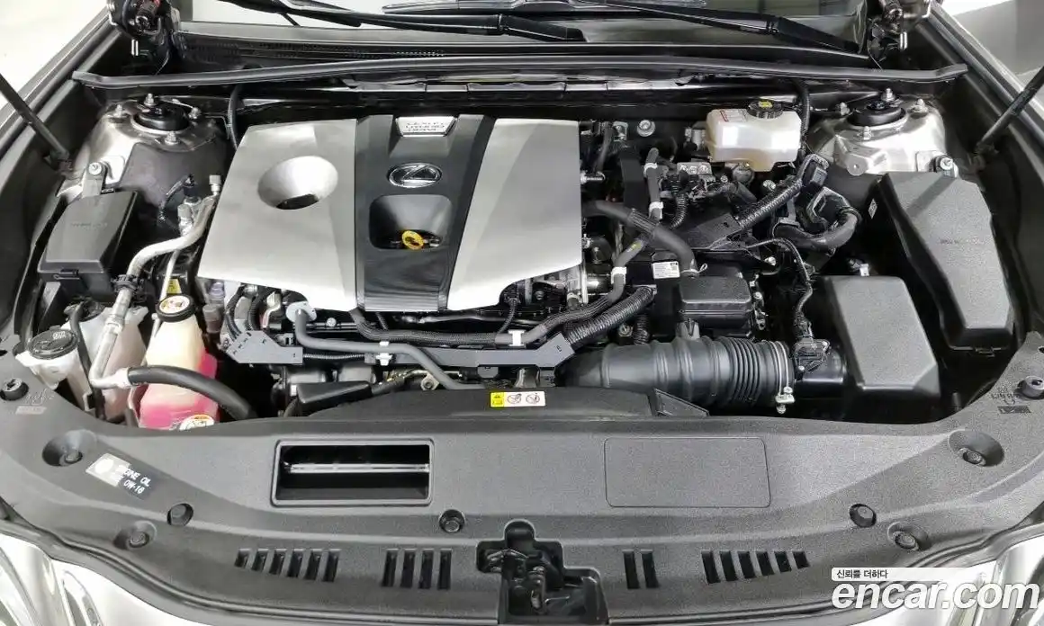 Lexus ES 2019 2.5 Автомат в Москве № 275908, фото 16