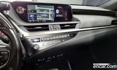 Lexus ES 2019 2.5 Автомат в Москве № 275908, миниатюра 3