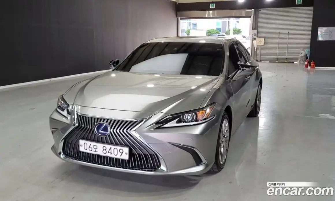 Lexus ES 2019 2.5 Автомат в Москве № 275908, фото 10