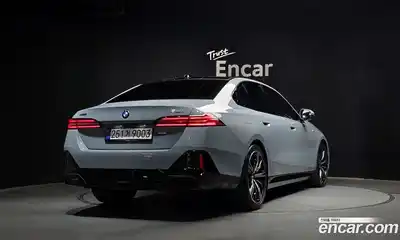 BMW 5-Series 2024 2.0 Автомат в Москве № 278994, миниатюра 2