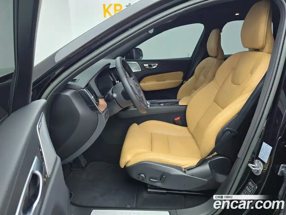 Volvo XC60 2023 2.0 Автомат в Москве № 293933, фото 6