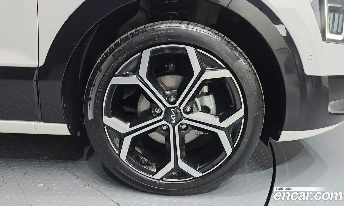 Kia Niro 2023 1.6 Автомат в Москве № 308387, фото 14