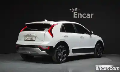 Kia Niro 2023 1.6 Автомат в Москве № 308387, миниатюра 3