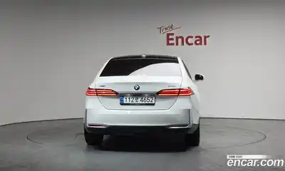 BMW 5-Series 2025 2.0 Автомат в Москве № 318248, миниатюра 4