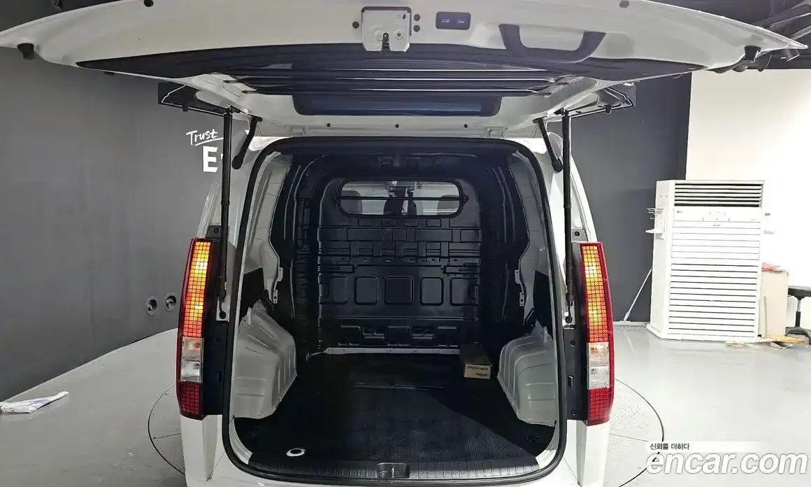 Hyundai Staria 2025 1.6 Автомат в Москве № 328006, фото 6