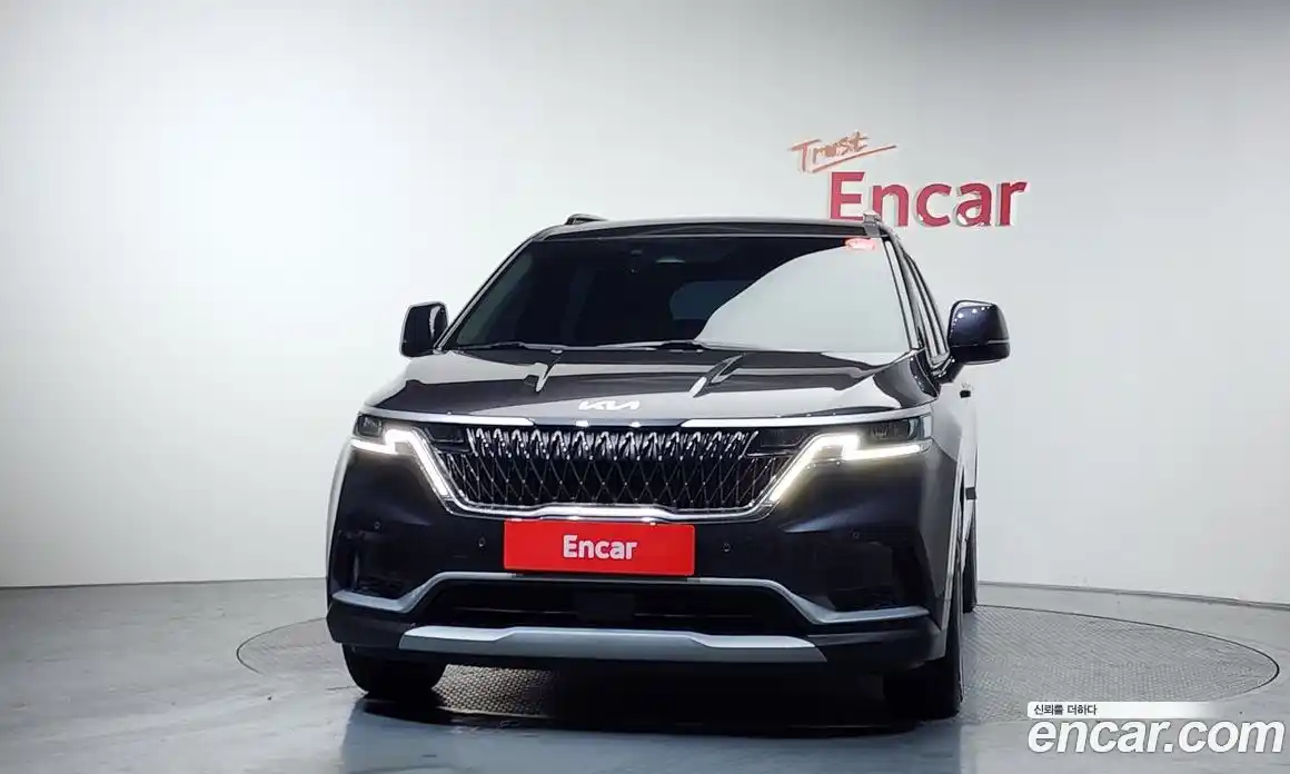 Kia Canival 2023 2.2 Автомат в Москве № 403364, фото 3