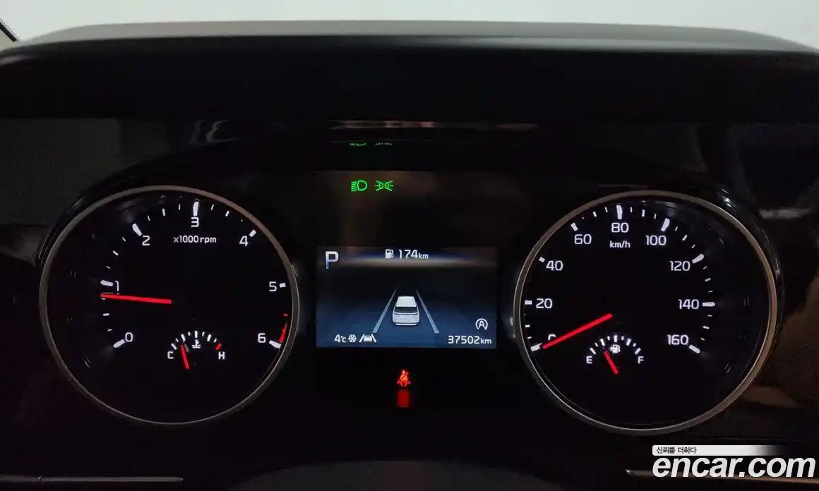 Kia Canival 2023 2.2 Автомат в Москве № 403364, фото 8