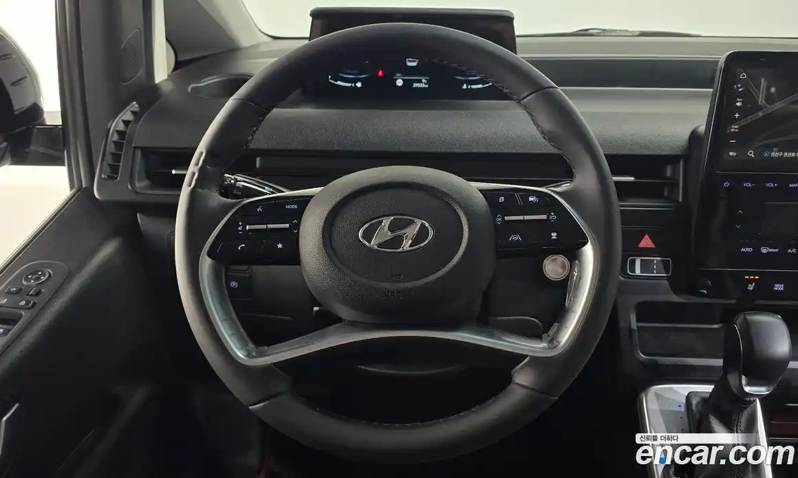 Hyundai Staria 2022 3.5 Автомат в Москве № 43554, фото 3