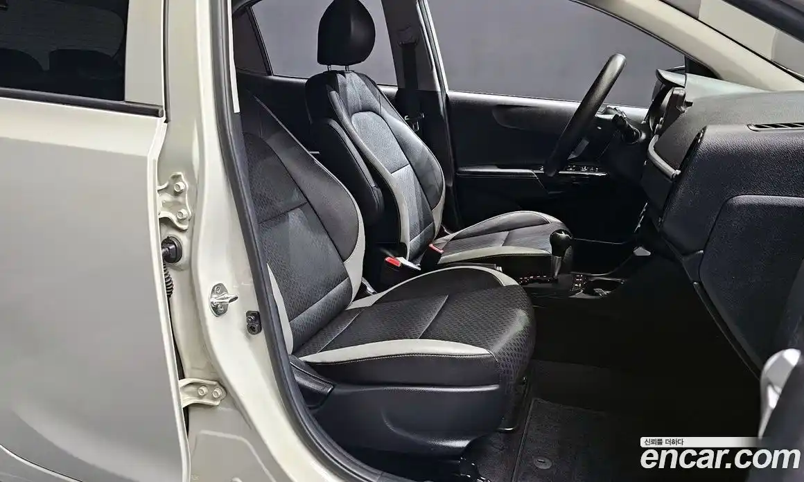 Kia Morning 2018 1.0 Автомат в Москве № 460650, фото 10