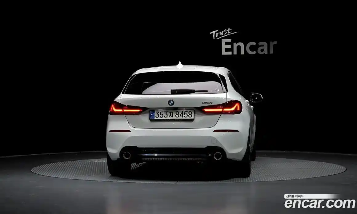 BMW 1-Series 2021 2.0 Автомат в Москве № 492238, фото 3