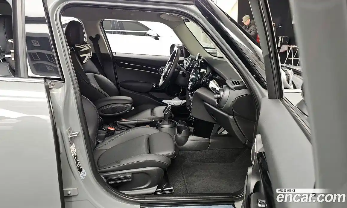 Mini Cooper 2023 1.5 Автомат в Москве № 492491, фото 11