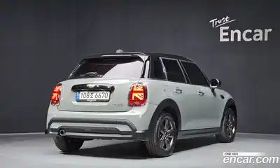 Mini Cooper 2023 1.5 Автомат в Москве № 492491, миниатюра 2