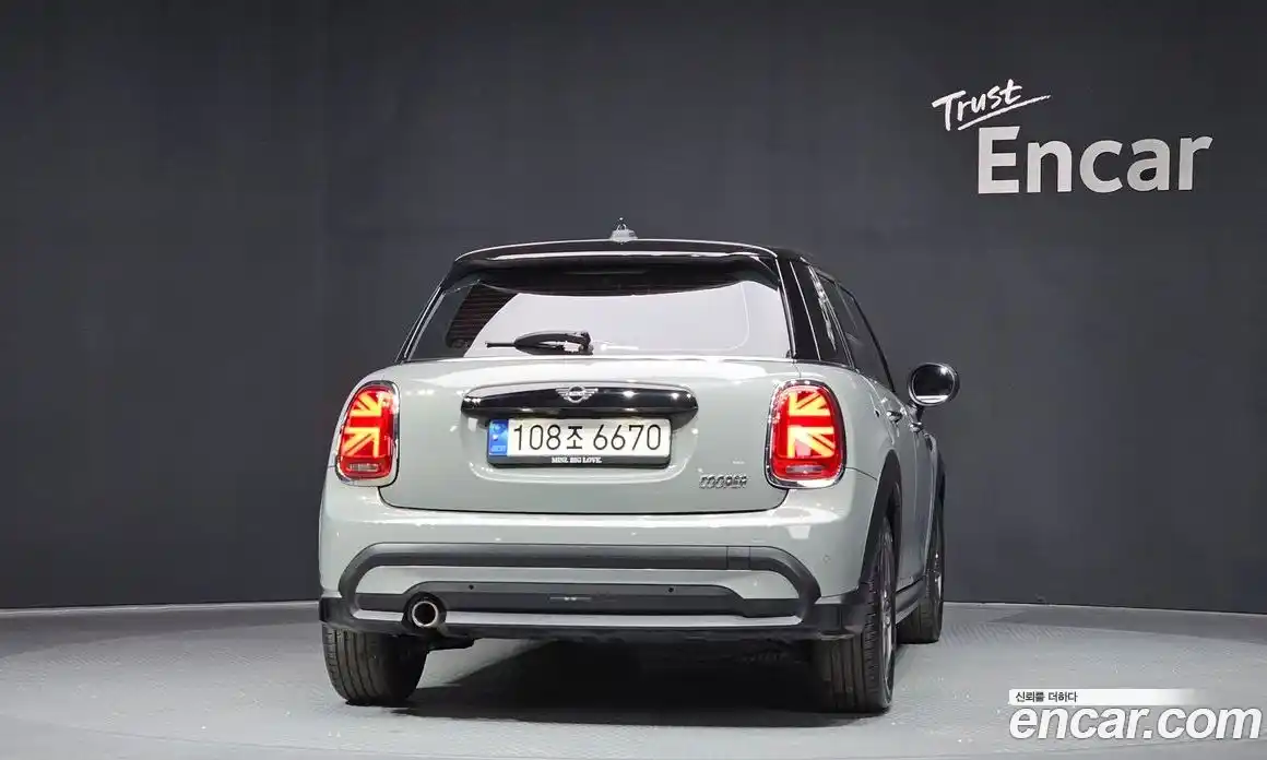 Mini Cooper 2023 1.5 Автомат в Москве № 492491, фото 4